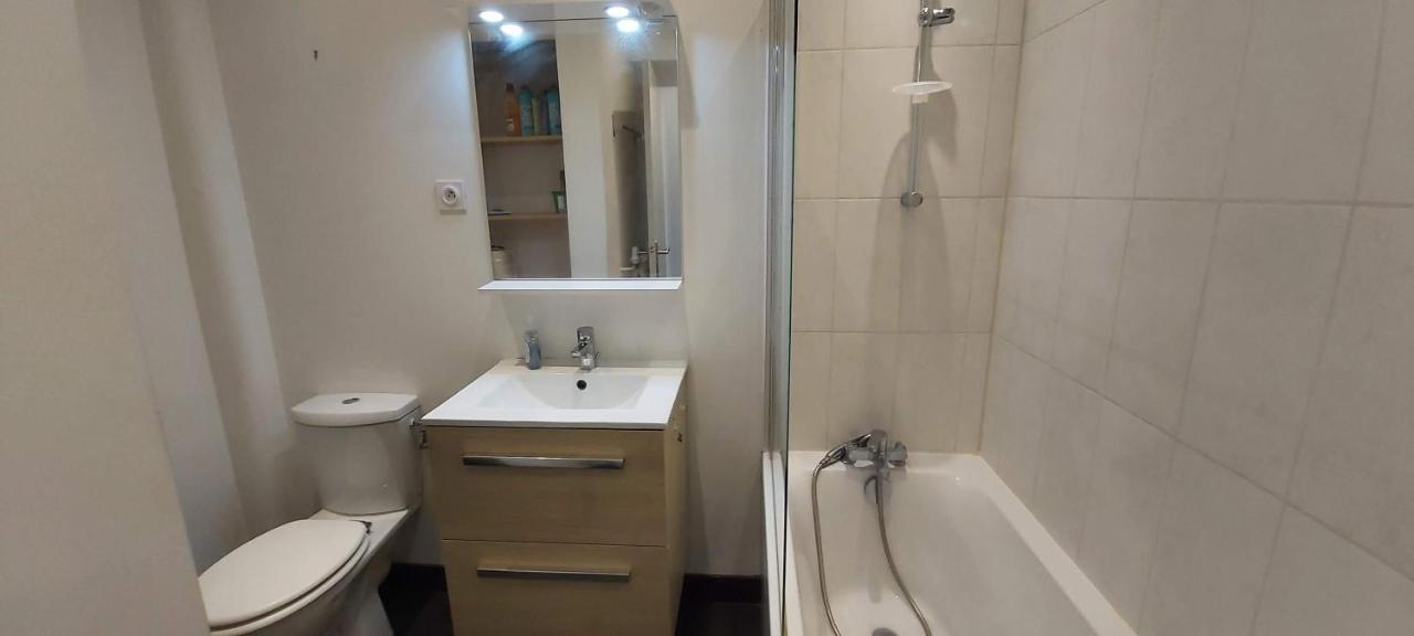Appartement 83 M2, 4 Lits , 5 Pers, 100 M De La Gare, Confortable Et Lumineux Hawr Zewnętrze zdjęcie